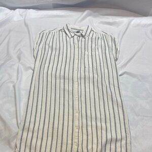 Old Navy White Short-Sleeve Button-Up Shirt with Black Stripes